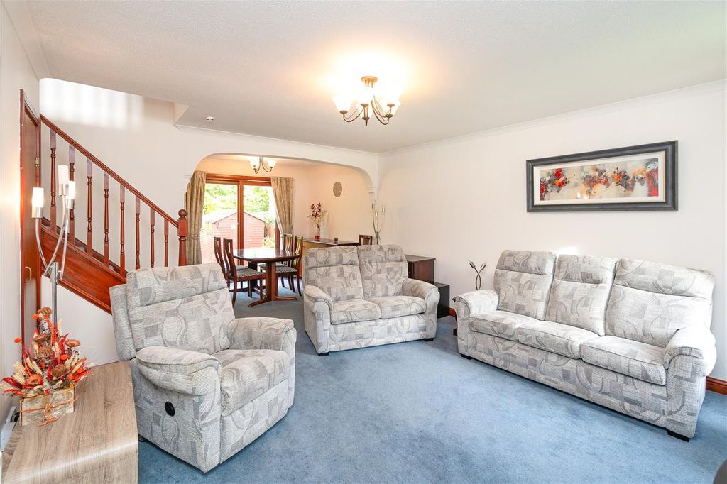 Property photo 2 of 21