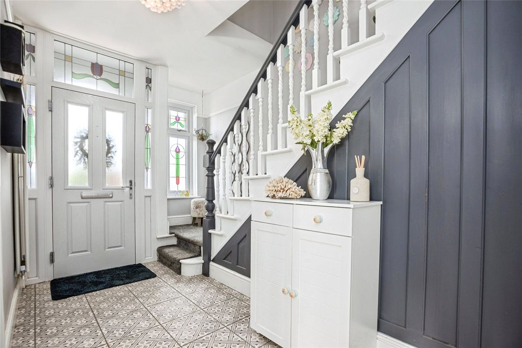 Property photo 2 of 33 Picture No. 57