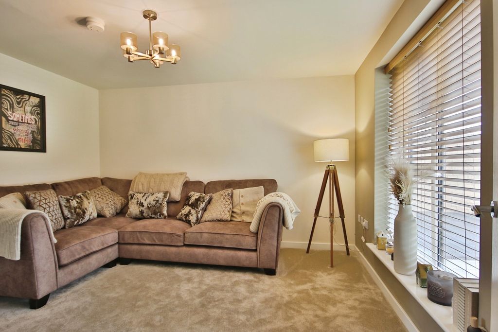 Property photo 2 of 16 4241514