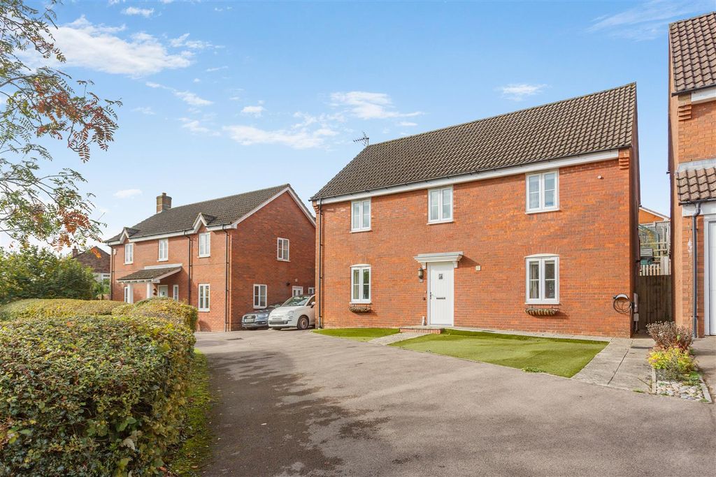 Property photo 1 of 39