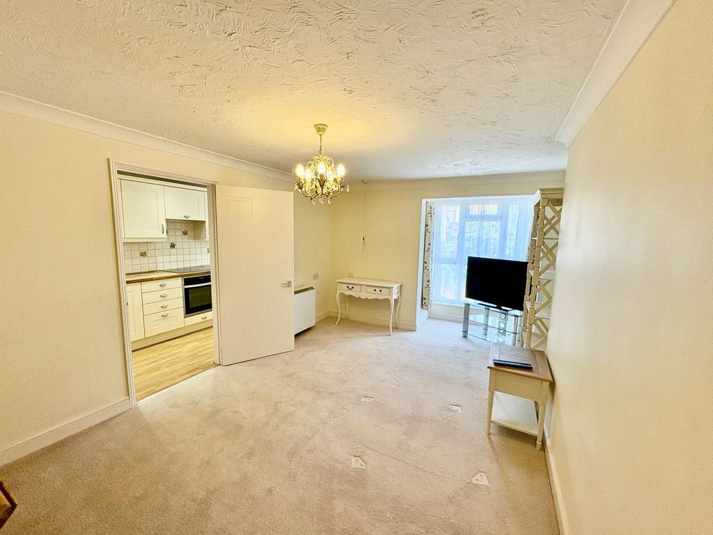 Property photo 3 of 11