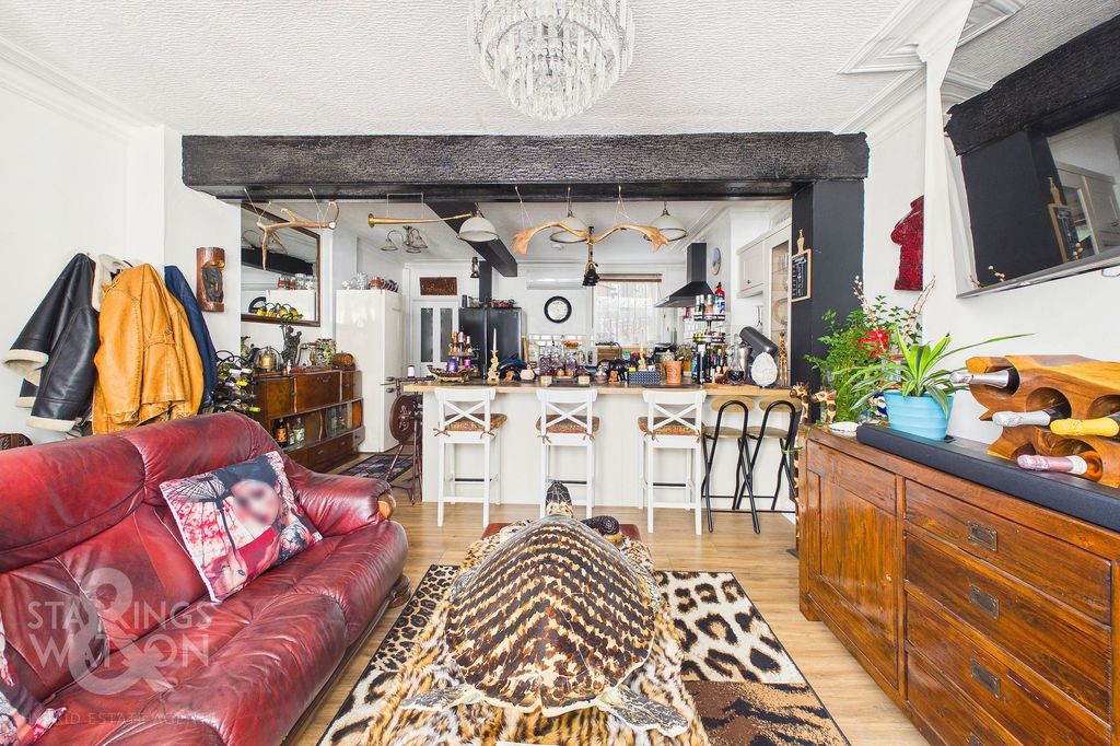 Property photo 3 of 26