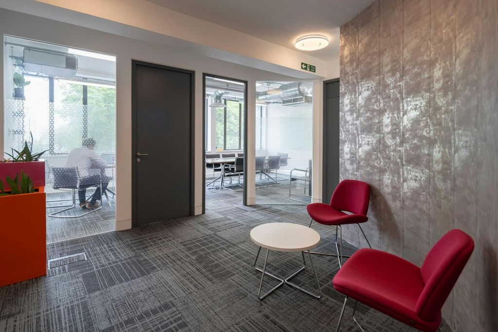 Property photo 3 of 21 Breakout Space