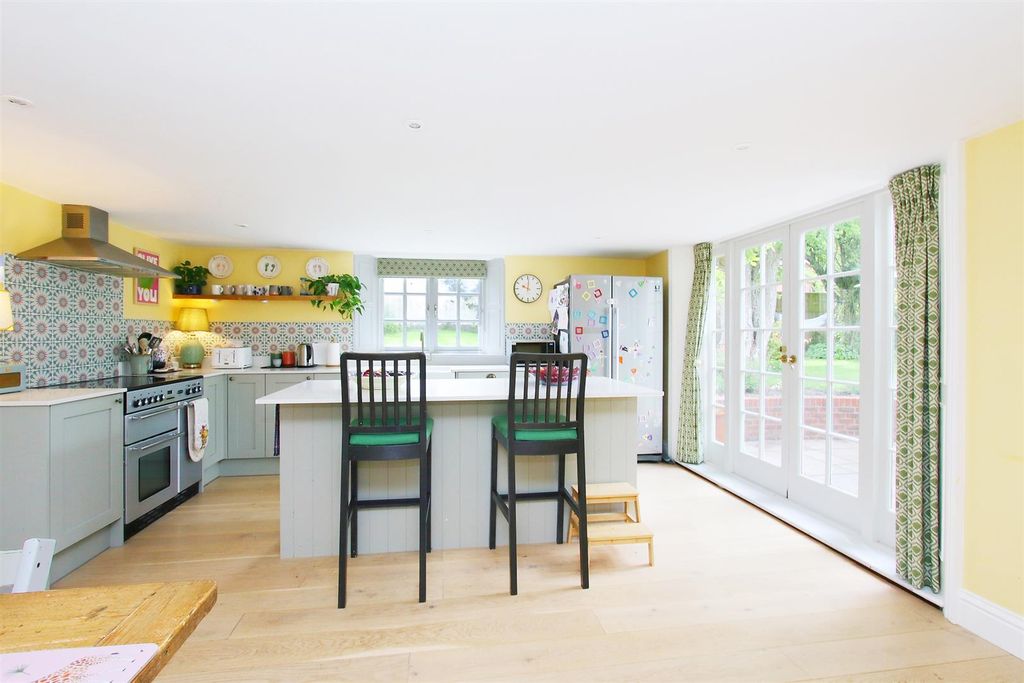 Property photo 2 of 17 Kitchen