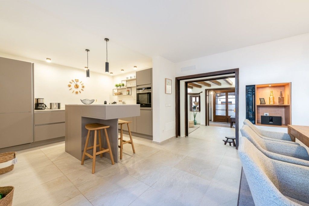 Property photo 3 of 20 Kitchen