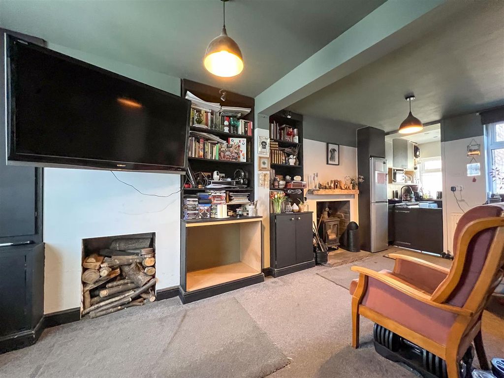 Property photo 2 of 16