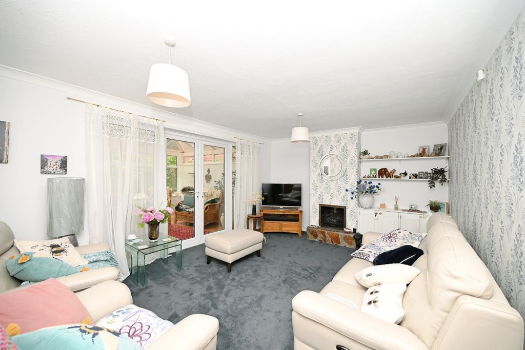 Property photo 3 of 21