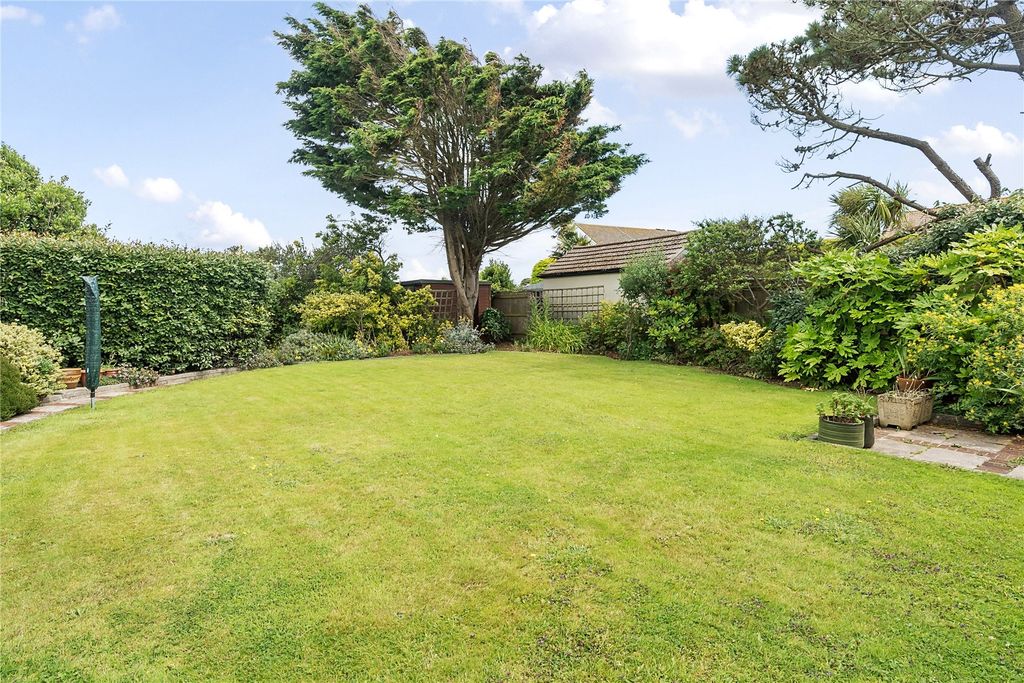 Property photo 3 of 21 Picture No. 25