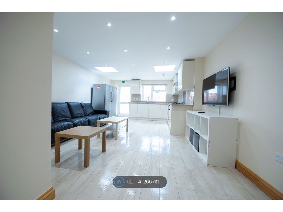 Property photo 3 of 14 Kitchen/Living Area