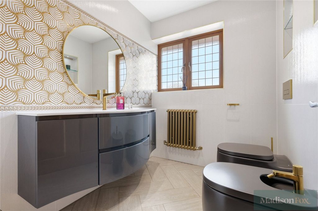 Additional image 19 of 5 bed detached house for saleWest View, Loughton, Essex IG10
