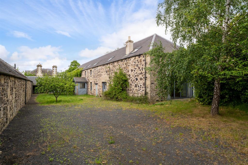 Property photo 2 of 15 Fox_Covert_Kaimflat-2.Jpg