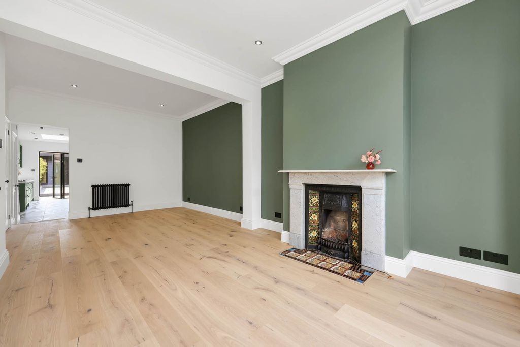 Property photo 3 of 41