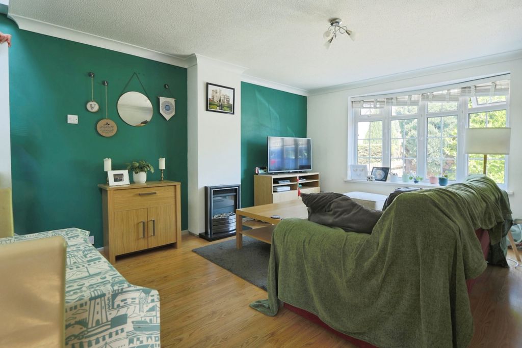 Property photo 2 of 10 3925074
