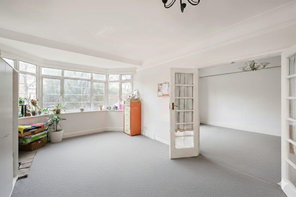 Property photo 1 of 8 Image