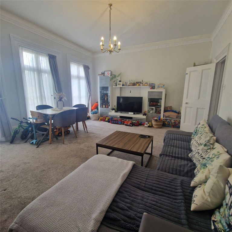 Property photo 3 of 18 Picture No. 08