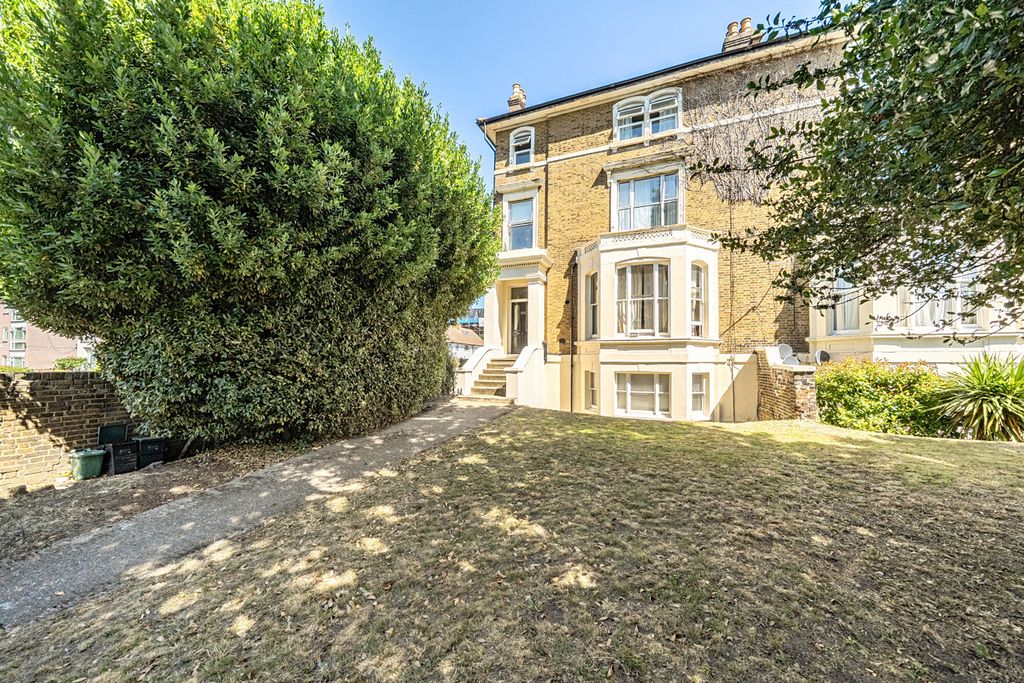 Property photo 1 of 13 1487768-1-6A4E27d...