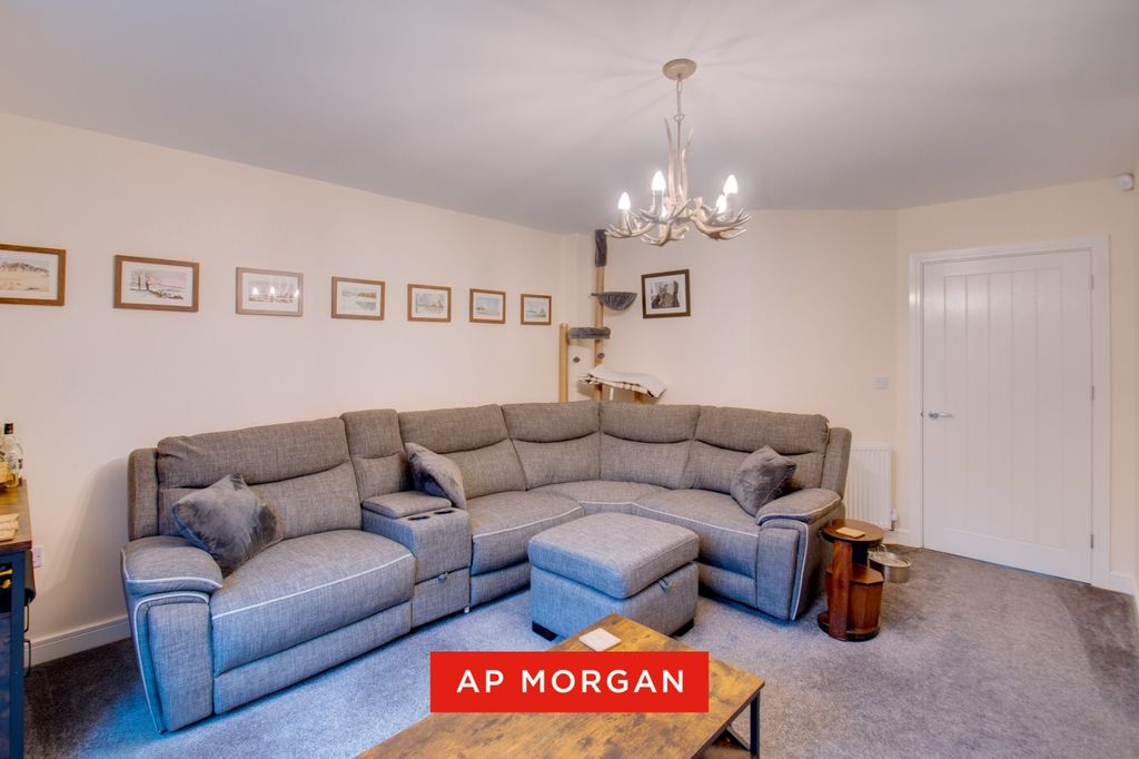 Property photo 3 of 17 Picture No. 09