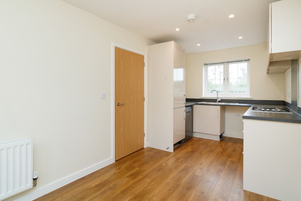 Property photo 3 of 14 1820806