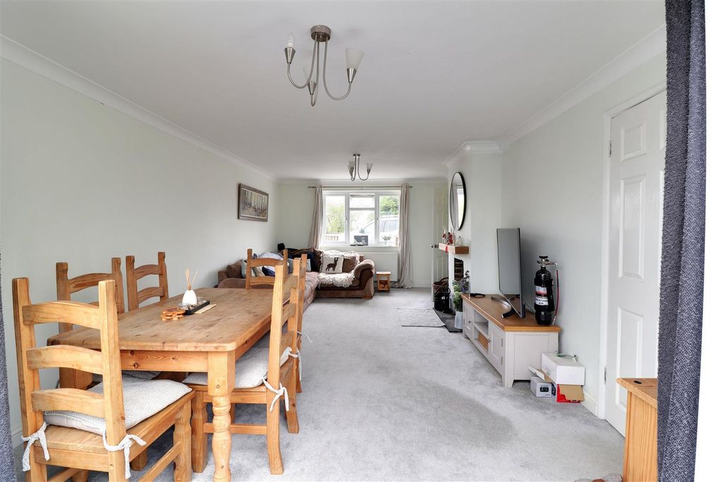 Property photo 2 of 22