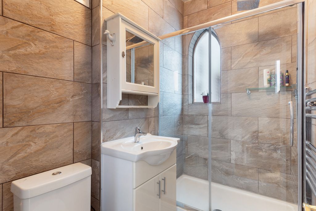 Property photo 3 of 14 11 Burnaby