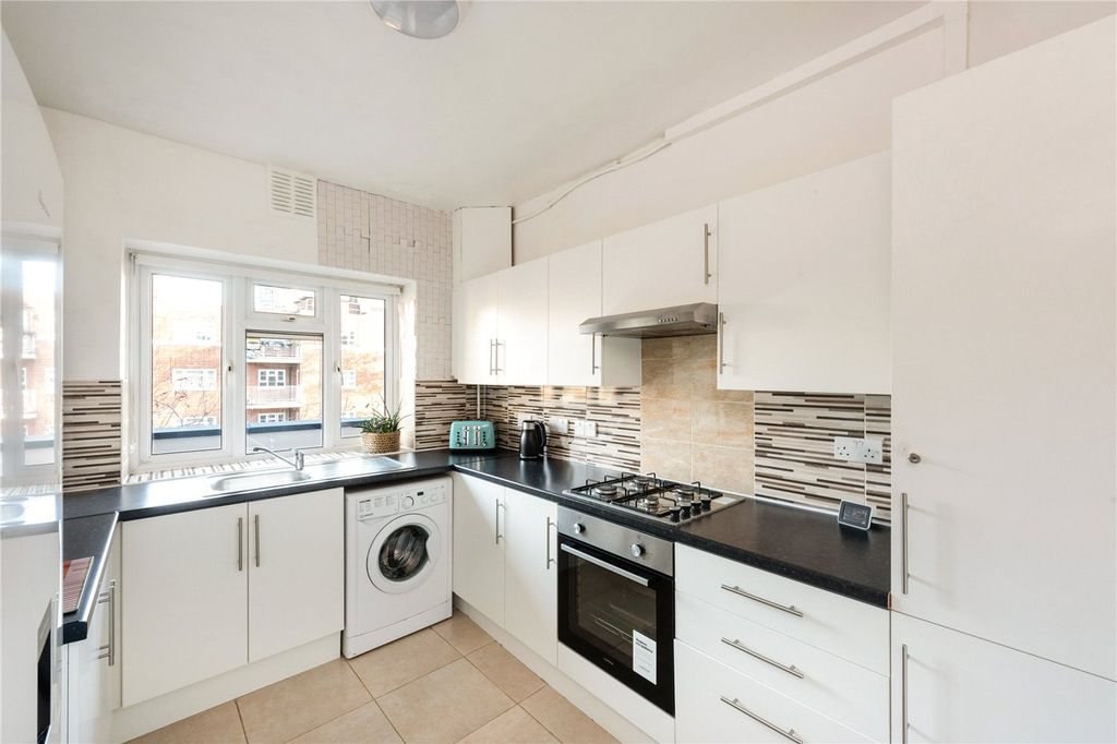 Property photo 3 of 12 Picture No. 24