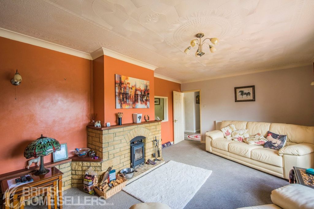 Property photo 2 of 16 Picture No. 15
