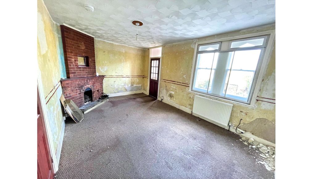 Property photo 3 of 11 Living. Room 1B.Jpg