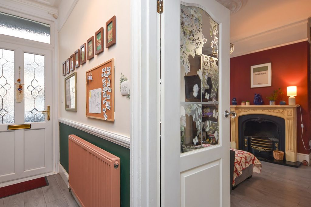 Property photo 2 of 39 Picture No. 37