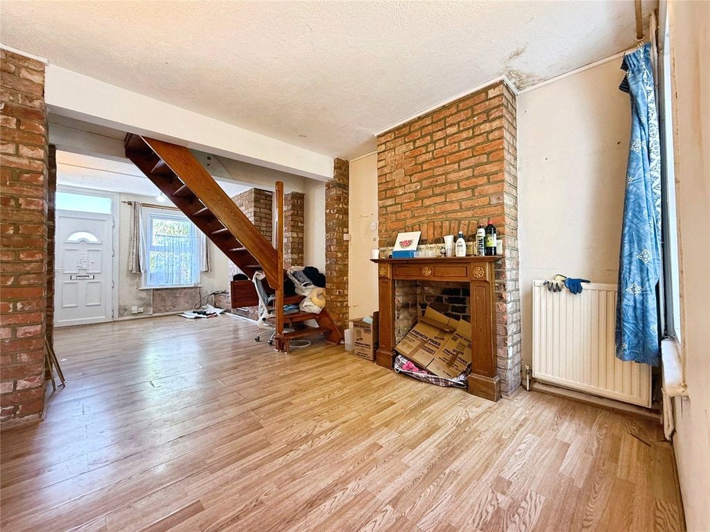 Property photo 3 of 9 3