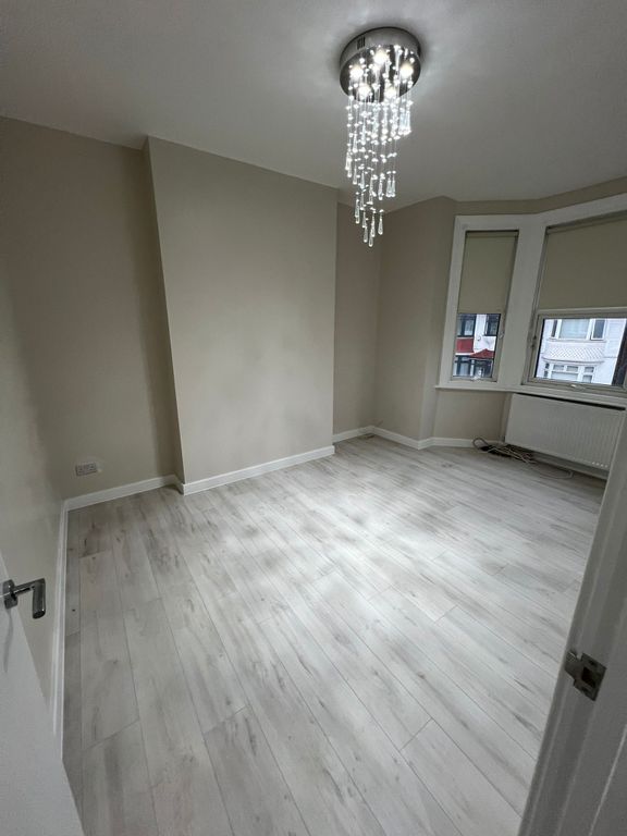 Property photo 3 of 12 Photo 9