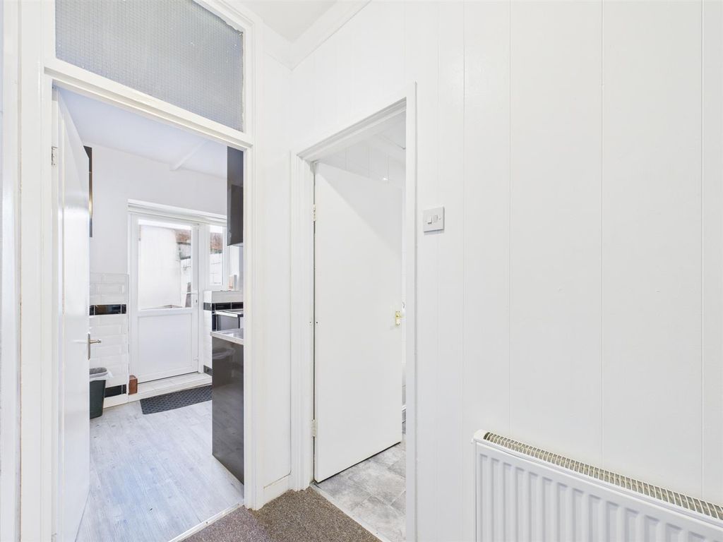 Property photo 2 of 18 Cam03604G0-Pr0191-Still002.Jpg