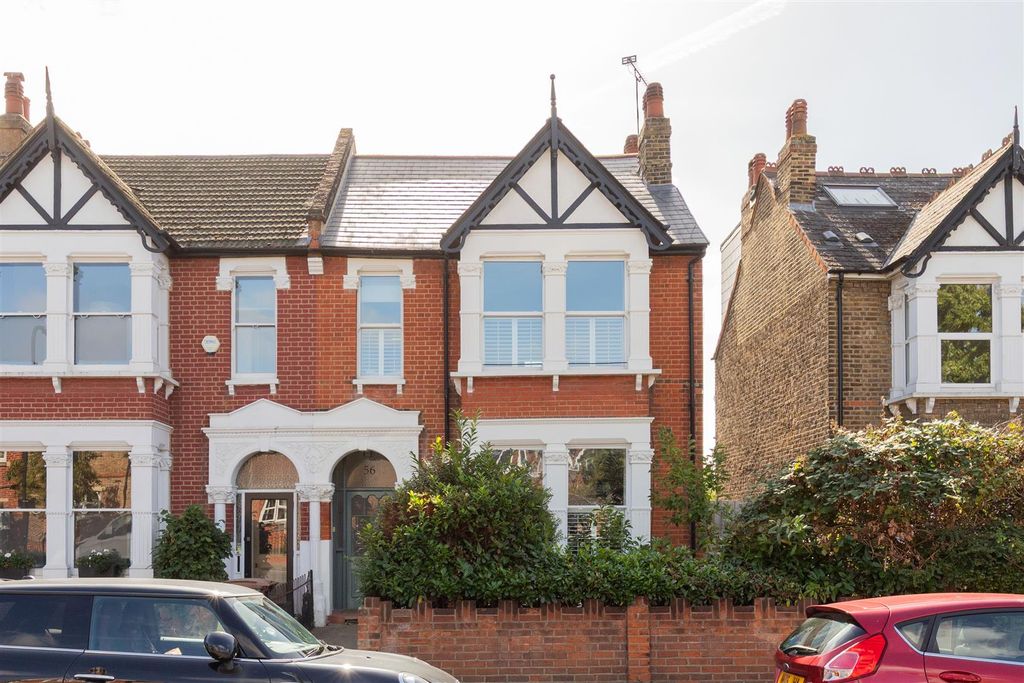 Property photo 1 of 38 Upper Walthamstow Road, E17