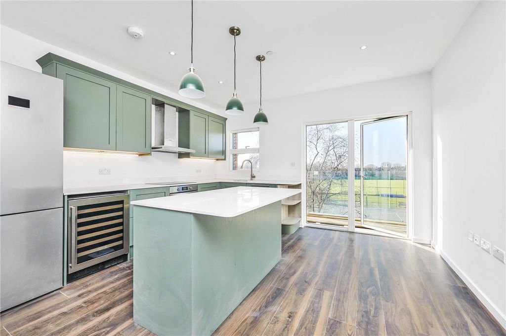 Property photo 1 of 15 Kitchen