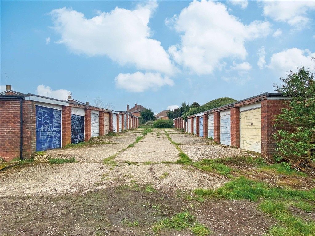 Property photo 2 of 6