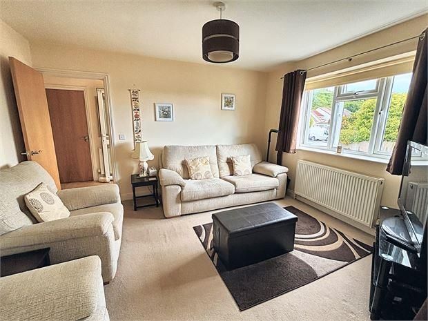 Property photo 2 of 12 Lounge