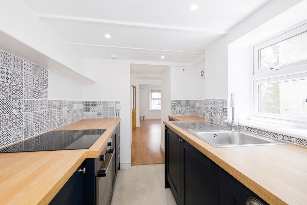 Property photo 1 of 17 Kitchen