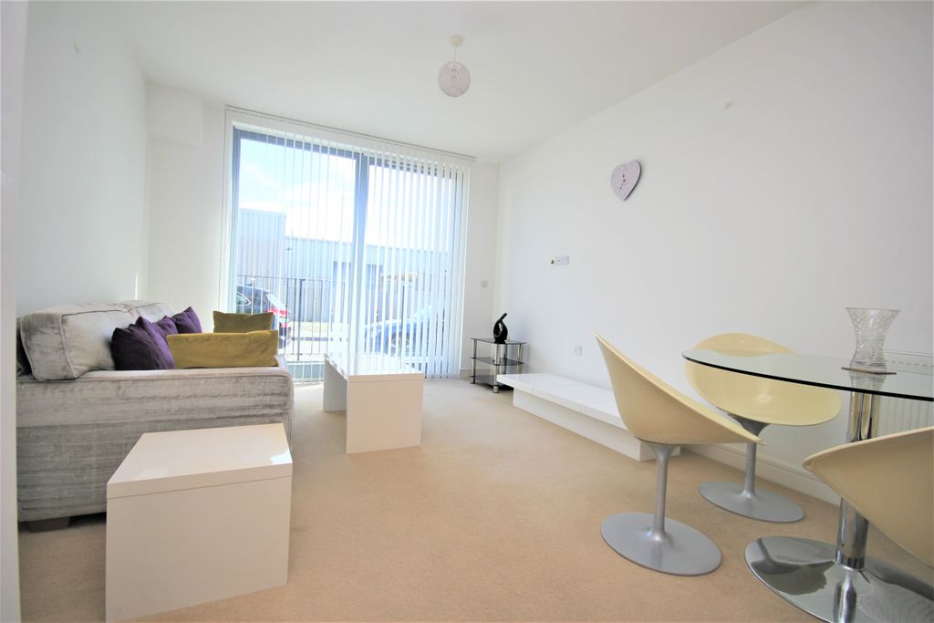 Property photo 2 of 11