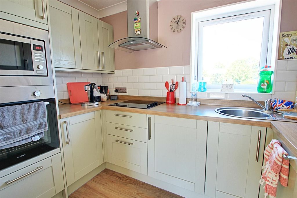Property photo 3 of 14 Kitchen.Jpg