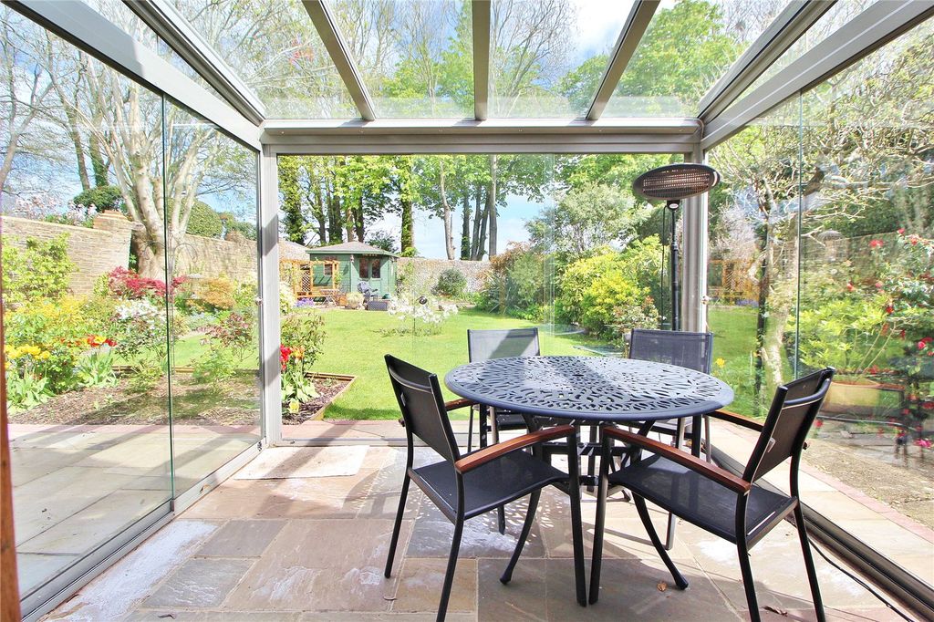 Property photo 2 of 16 Picture No. 28