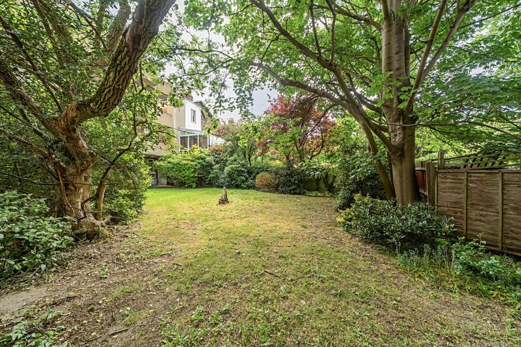 Property photo 3 of 19 External