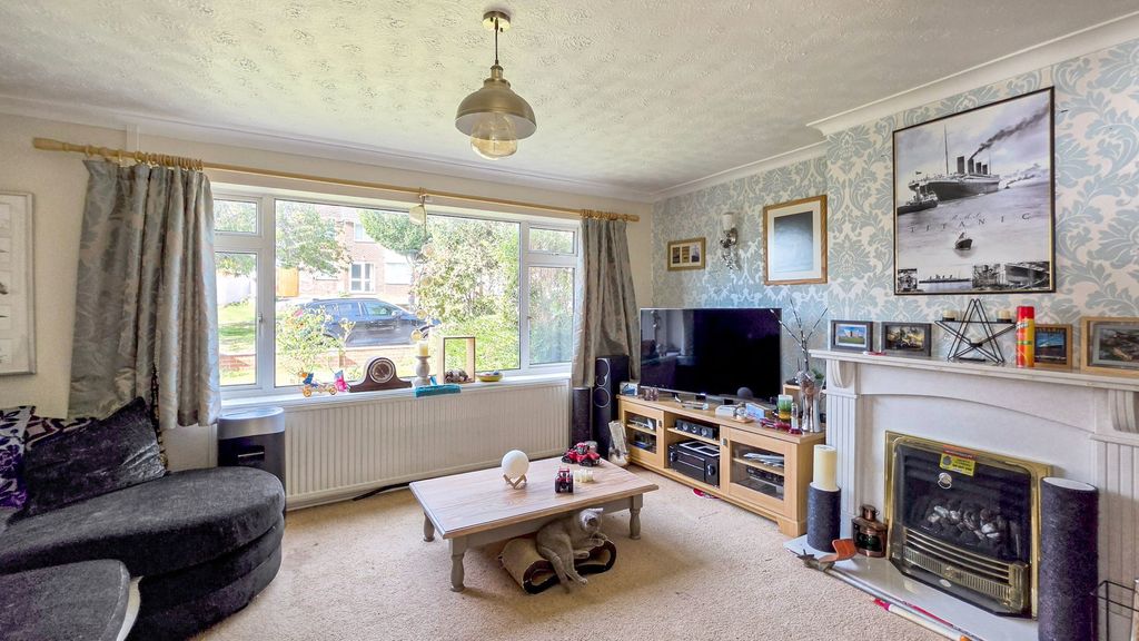 Property photo 2 of 10