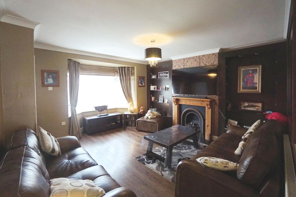 Property photo 3 of 13 Living Room