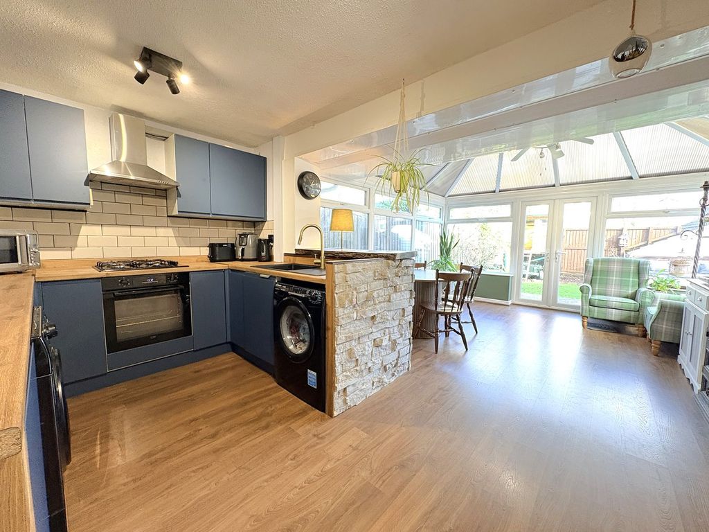 Property photo 2 of 21