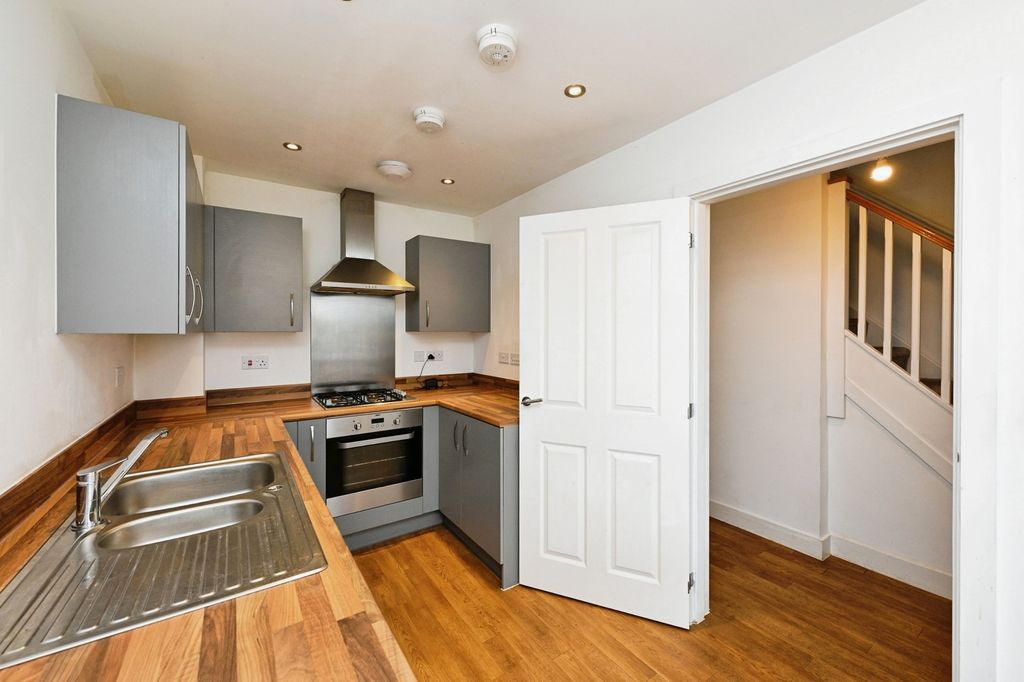 Property photo 3 of 13 Pbox-Img.Jpg