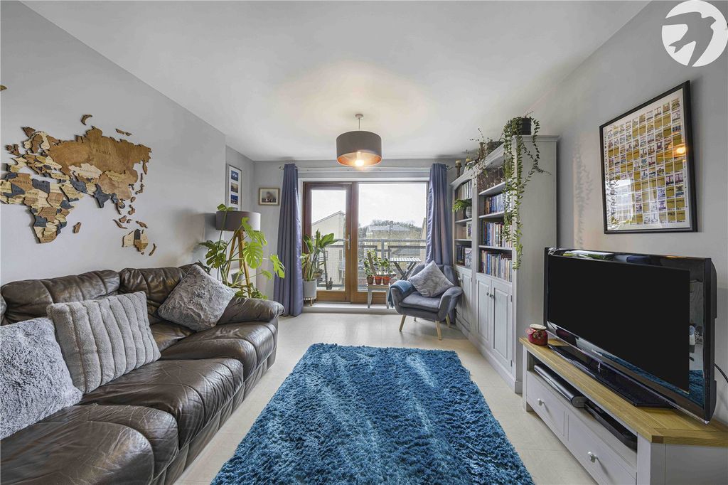 Property photo 2 of 21 Lounge Area