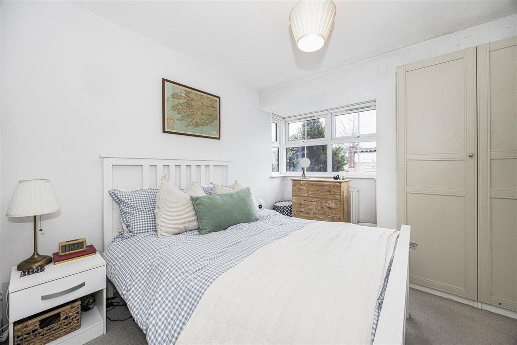 Property photo 3 of 11 3