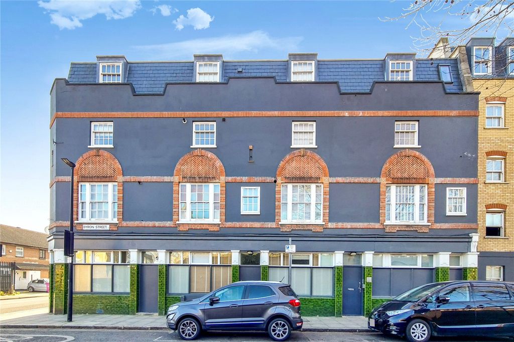 Property photo 3 of 11