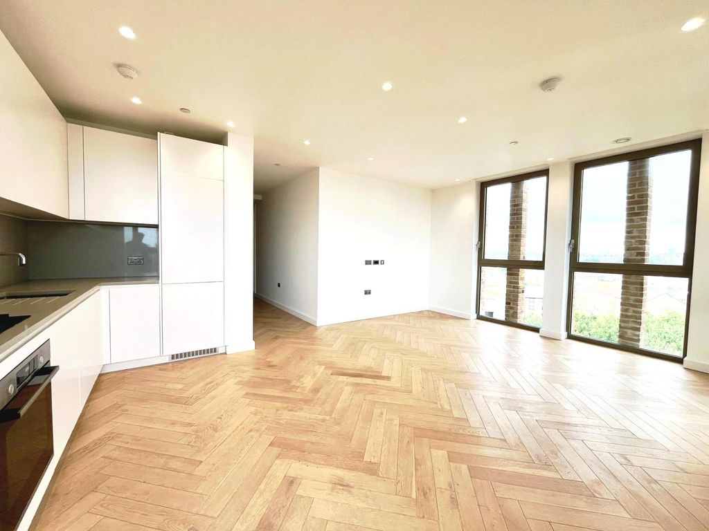 Property photo 3 of 10 Photo 10