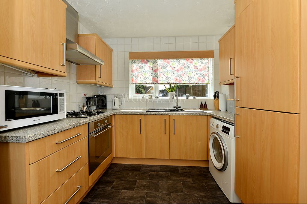 Property photo 3 of 20 Kitchen