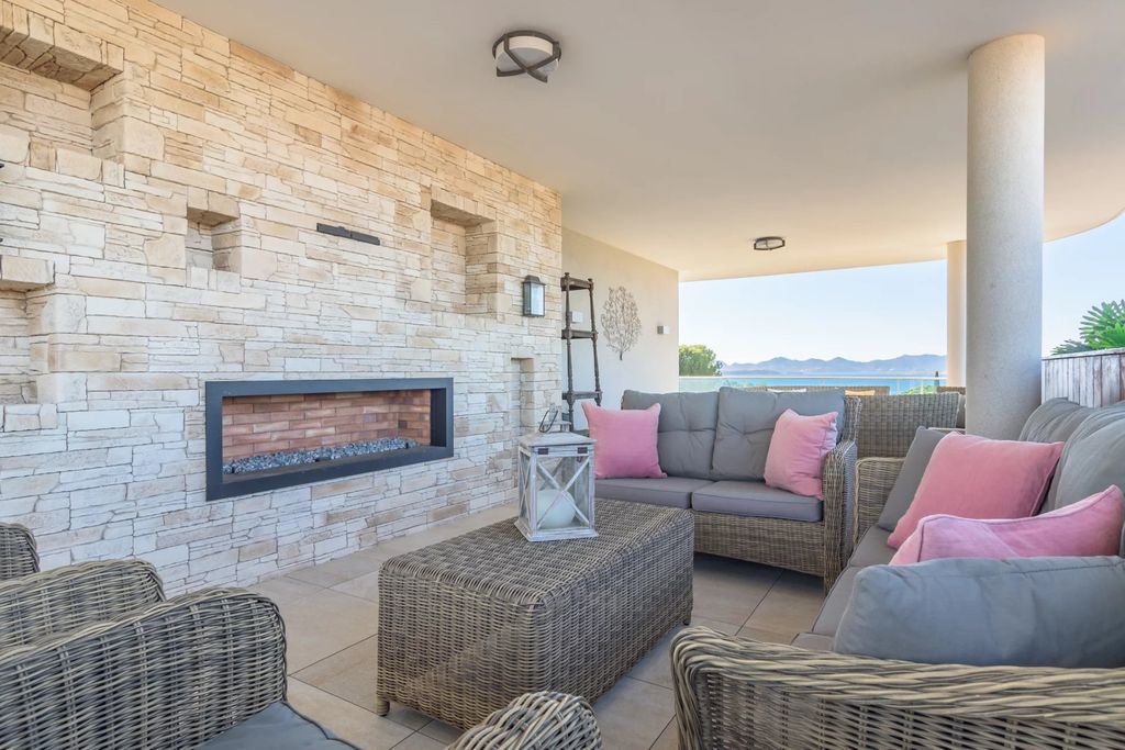 Property photo 2 of 21